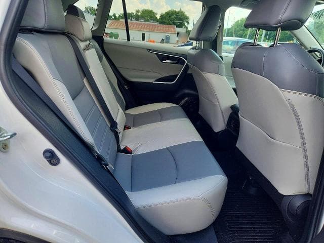 2024 TOYOTA RAV4 XLE PREMIUM 11