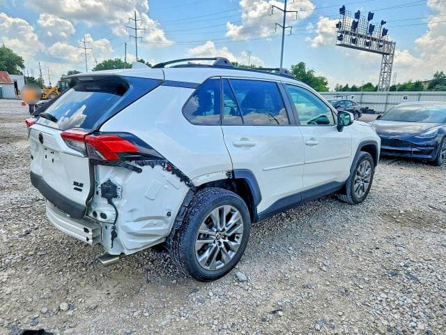 2024 TOYOTA RAV4 XLE PREMIUM 3