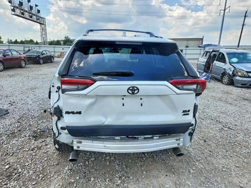 2024 TOYOTA RAV4 XLE PREMIUM 6