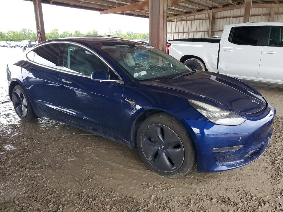 2018 TESLA MODEL 3 4
