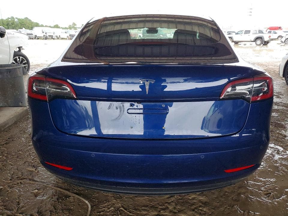 2018 TESLA MODEL 3 6