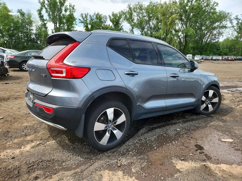 2019 VOLVO XC40 T5 MOMENTUM 3