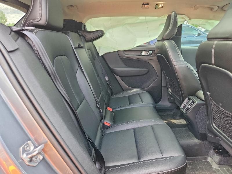 2019 VOLVO XC40 T5 MOMENTUM 10