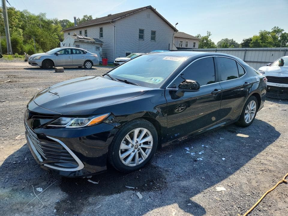2022 TOYOTA CAMRY LE - 1