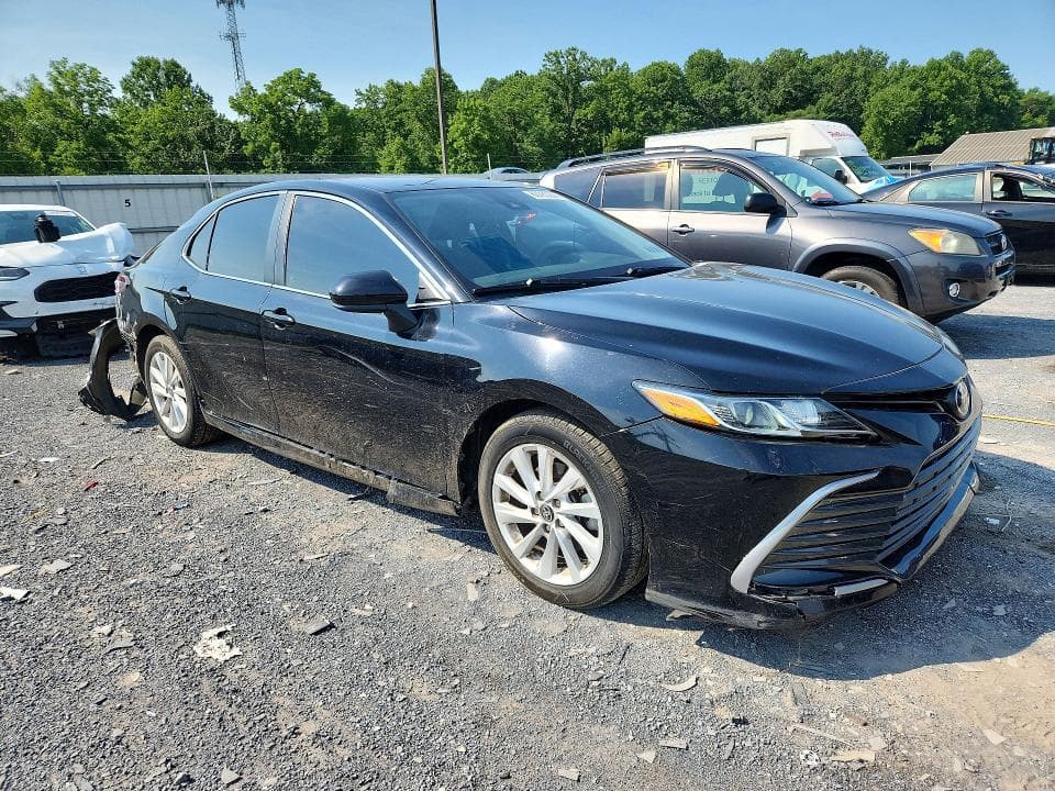 2022 TOYOTA CAMRY LE 4