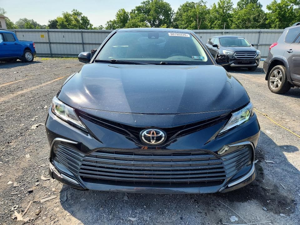 2022 TOYOTA CAMRY LE 5