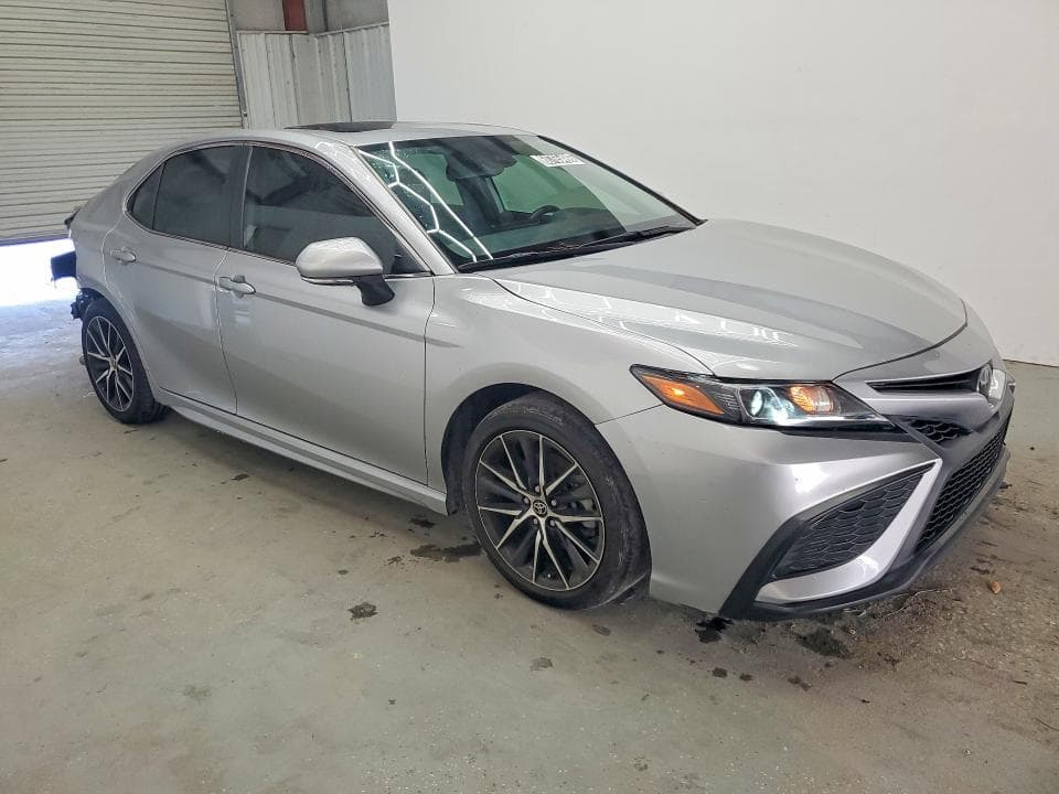 2024 TOYOTA CAMRY SE 4