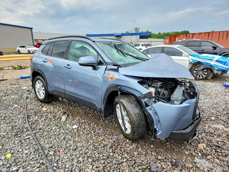 2024 TOYOTA COROLLA CROSS LE 4