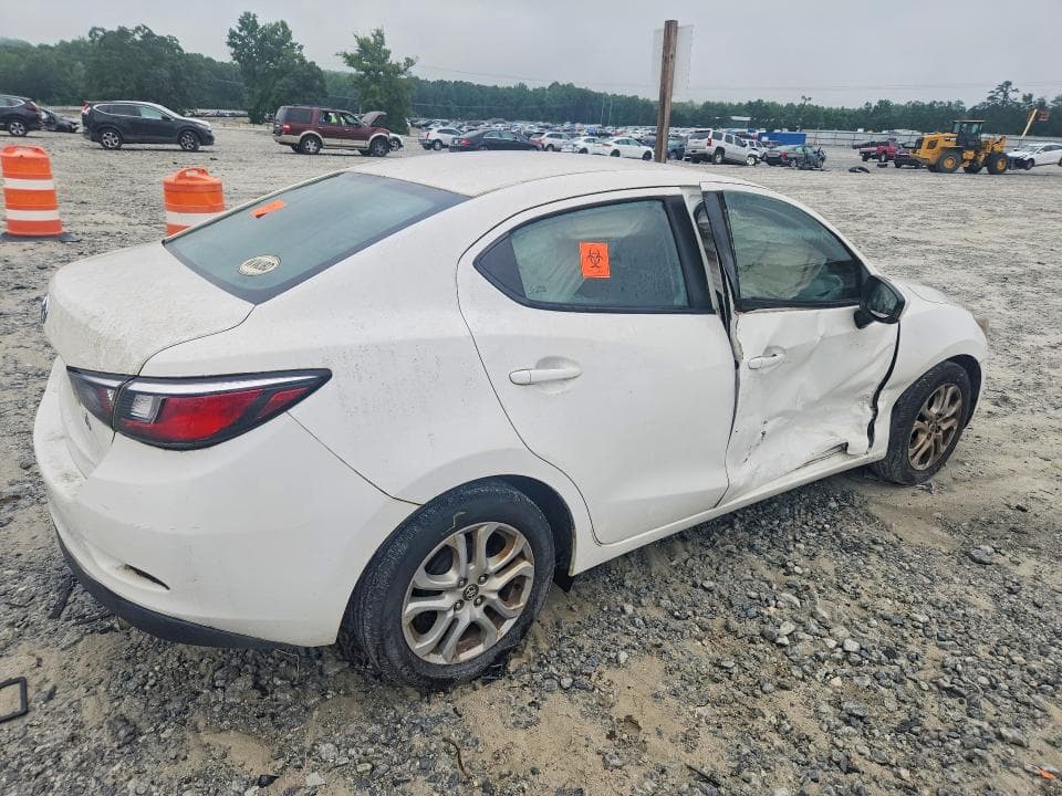 2017 TOYOTA YARIS IA BASE BASE 3