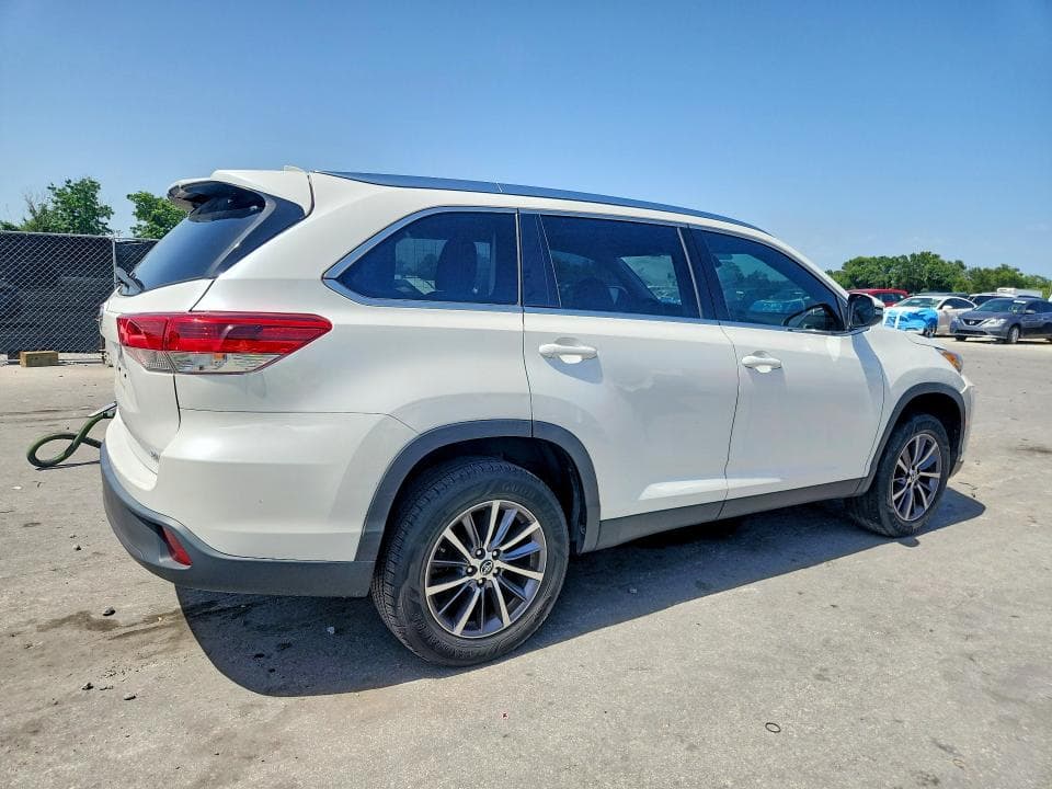 2019 TOYOTA HIGHLANDER XLE XLE 3