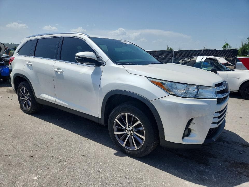 2019 TOYOTA HIGHLANDER XLE XLE 4