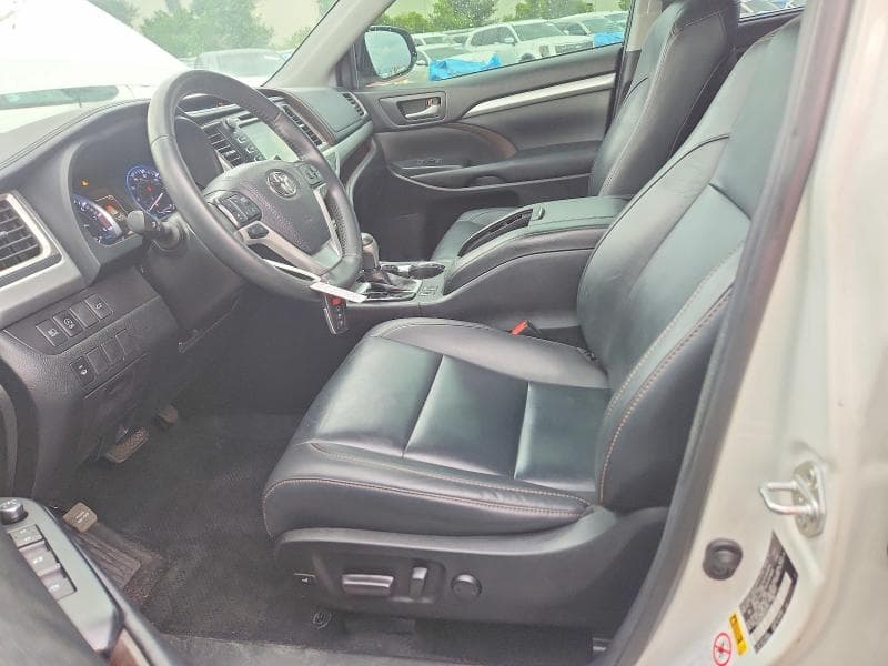 2019 TOYOTA HIGHLANDER XLE XLE 7