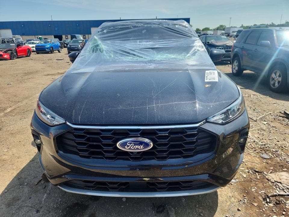 2023 FORD ESCAPE 5