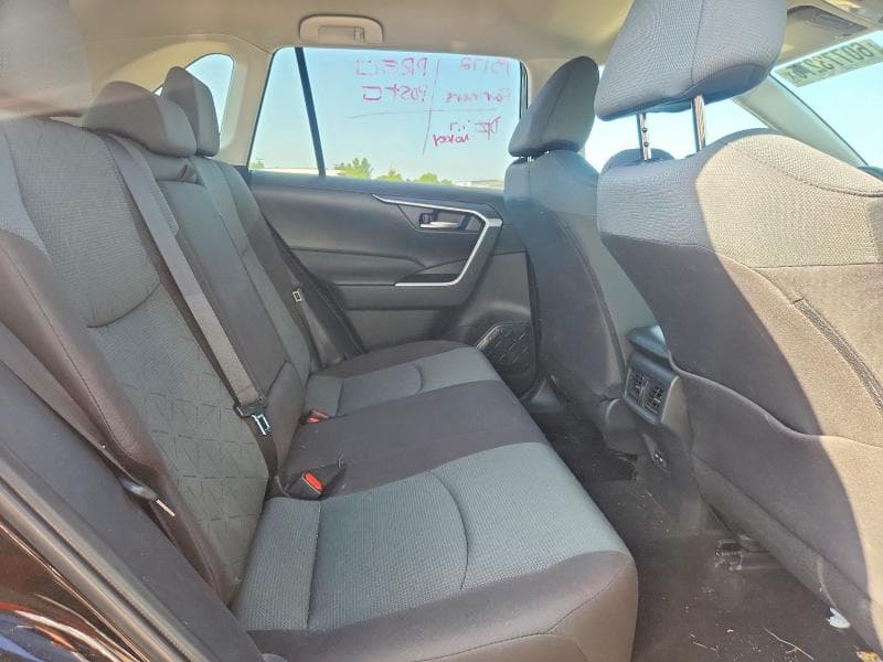 2025 TOYOTA RAV4 XLE XLE 11