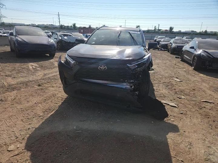 2025 TOYOTA RAV4 XLE XLE 14