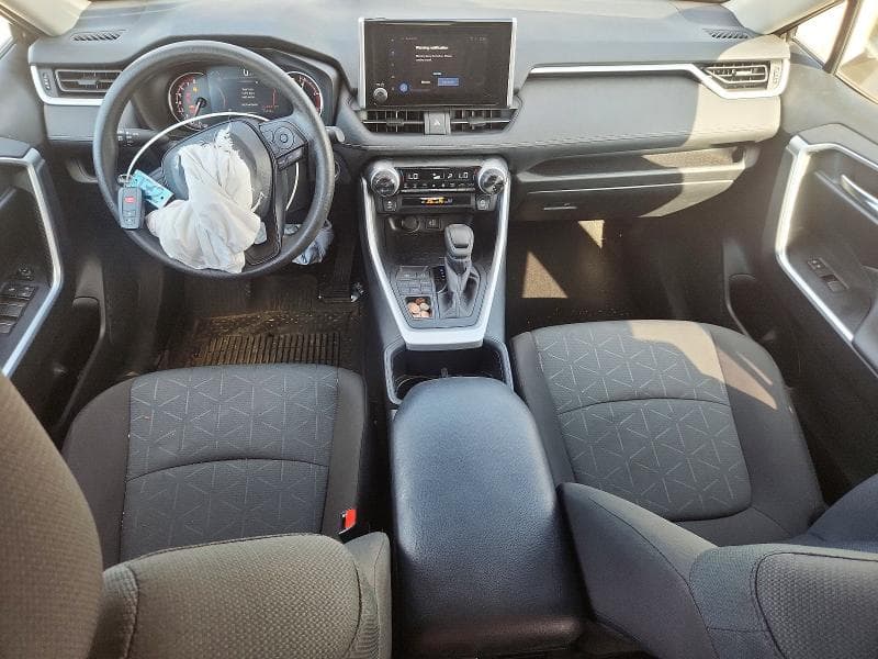 2025 TOYOTA RAV4 XLE XLE 8