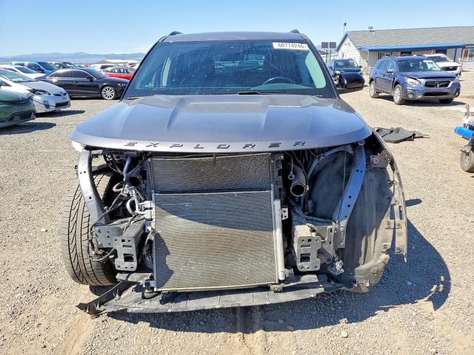 2022 FORD EXPLORER XLT 5