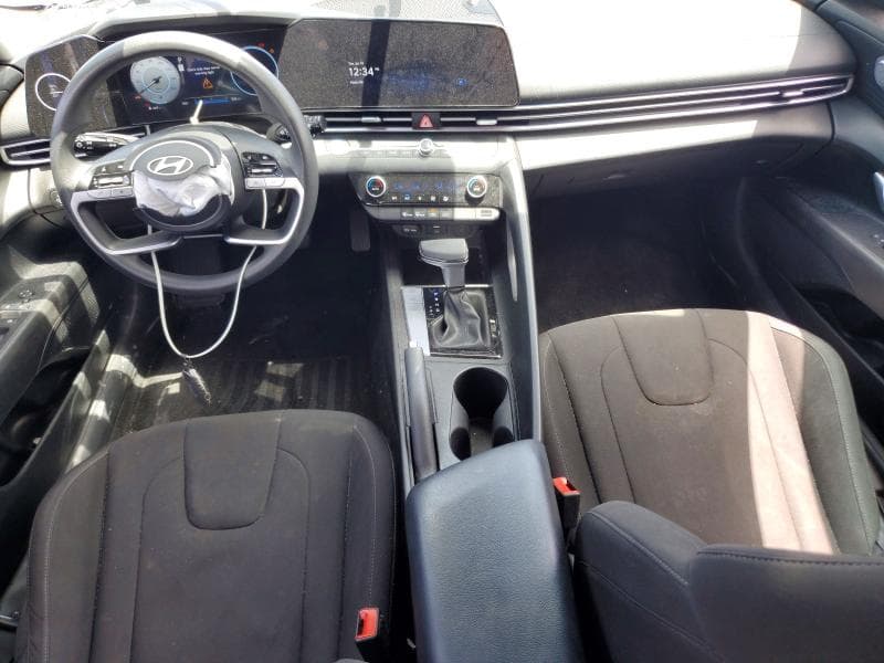 2024 HYUNDAI ELANTRA SEL 8