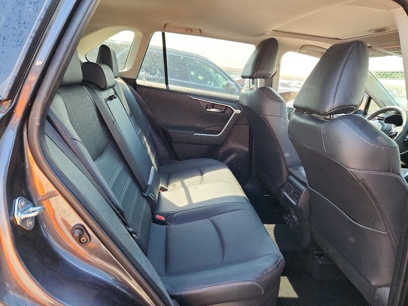 2025 TOYOTA RAV4 LIMITED 10