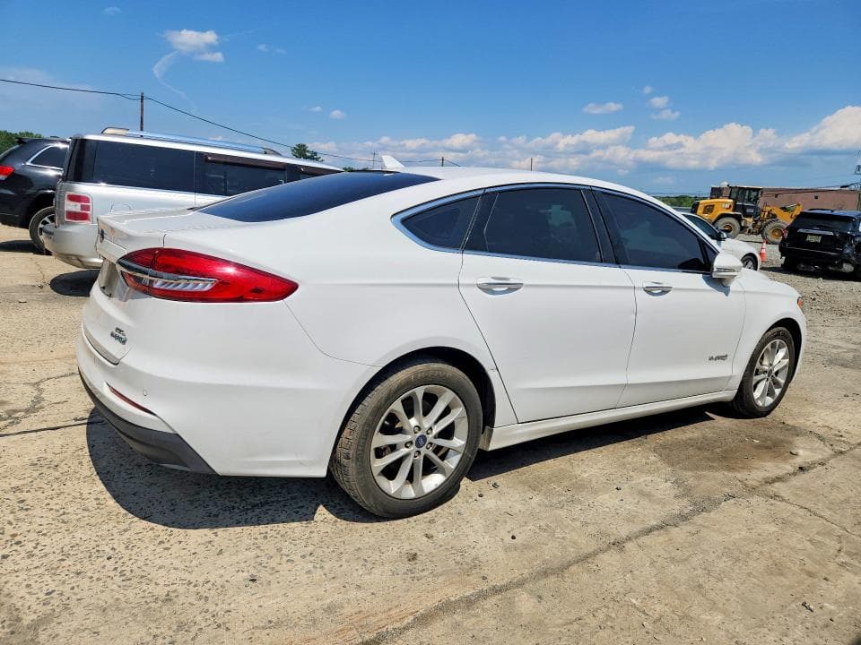 2019 FORD FUSION 3