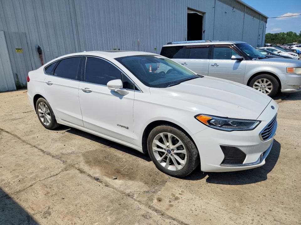 2019 FORD FUSION 4