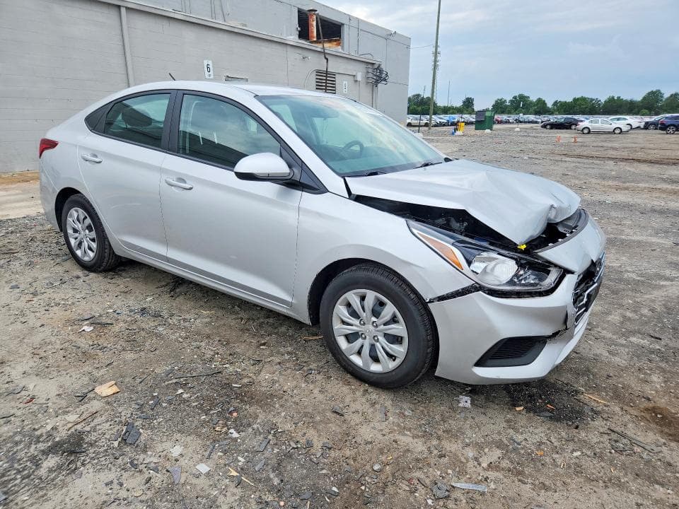 2022 HYUNDAI ACCENT SE 4