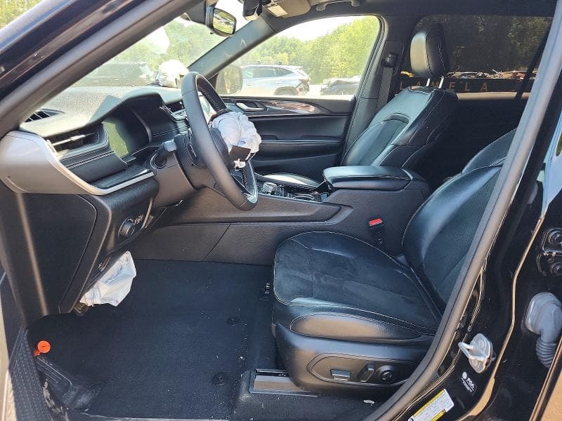 2023 JEEP GRAND CHEROKEE L LAREDO 7