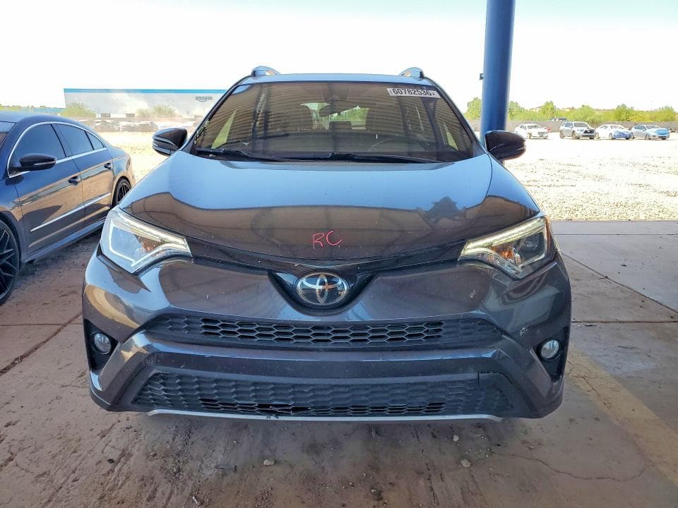 2018 TOYOTA RAV4 SE 5