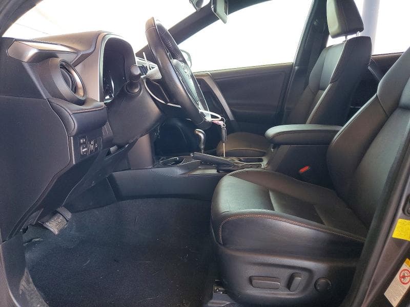 2018 TOYOTA RAV4 SE 7