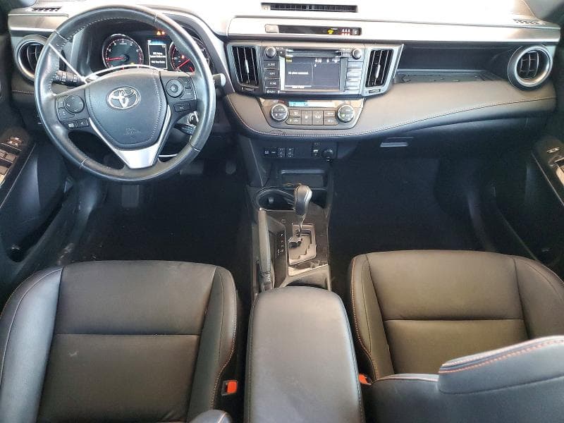 2018 TOYOTA RAV4 SE 8