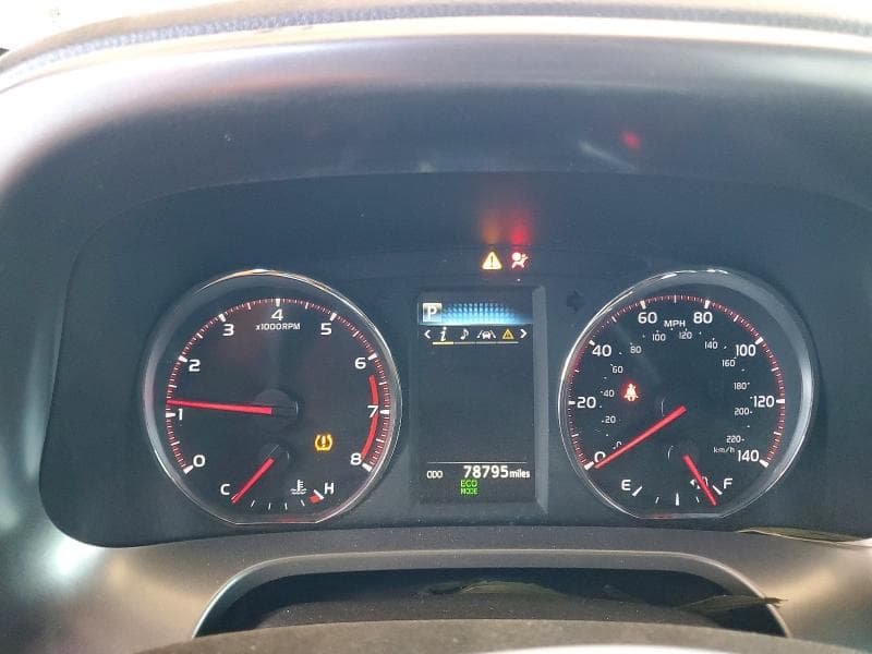 2018 TOYOTA RAV4 SE 9