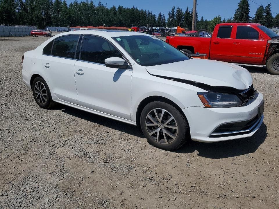 2017 VOLKSWAGEN JETTA SE 4