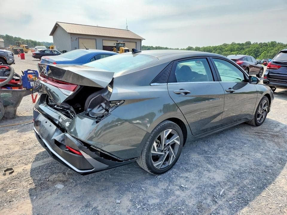 2024 HYUNDAI ELANTRA SEL 3