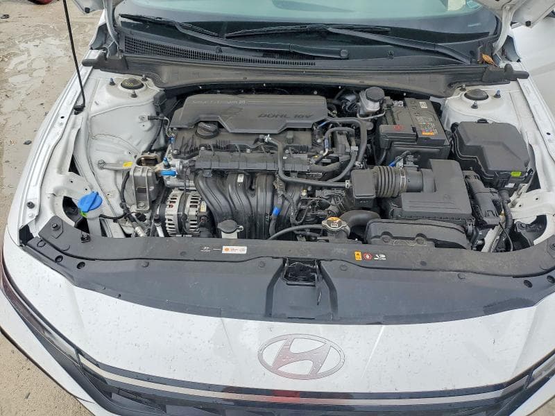 2025 HYUNDAI ELANTRA SEL 11