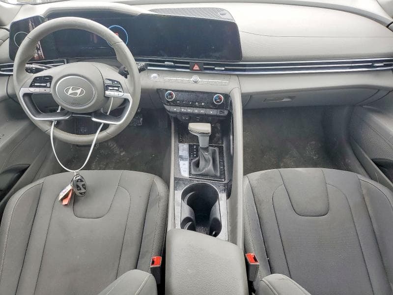 2025 HYUNDAI ELANTRA SEL 8