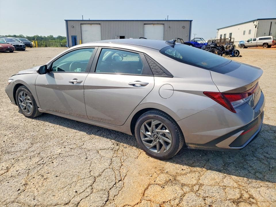 2024 HYUNDAI ELANTRA SEL 2