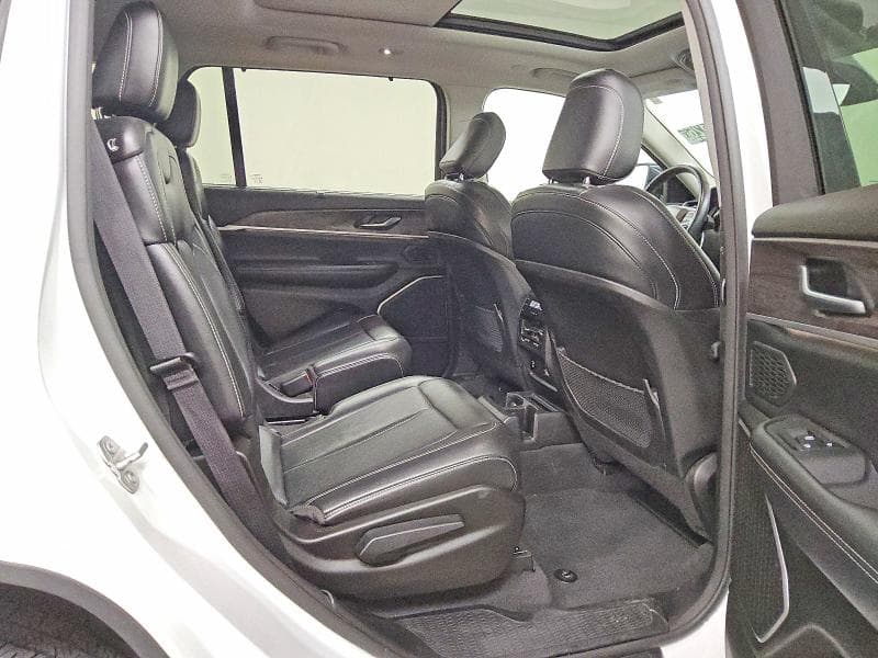 2022 JEEP GRAND CHEROKEE L LIMITED 11
