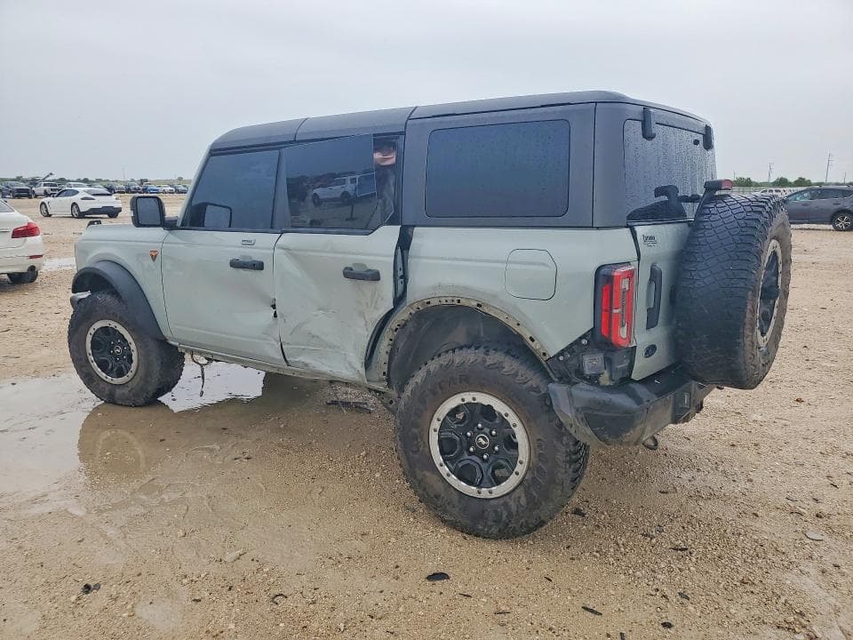 2023 FORD BRONCO BASE 2