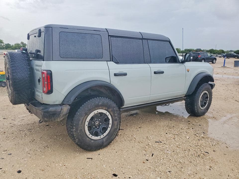 2023 FORD BRONCO BASE 3