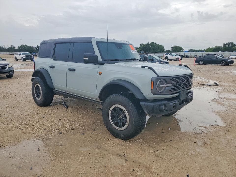 2023 FORD BRONCO BASE 4