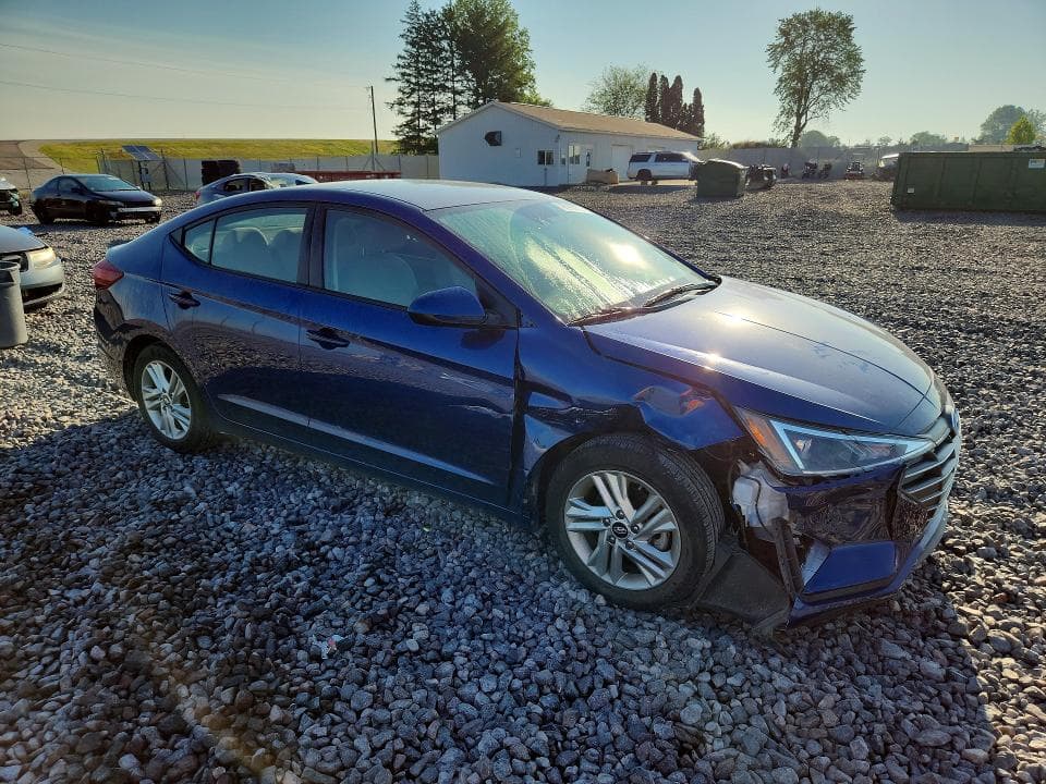 2020 HYUNDAI ELANTRA SEL 4