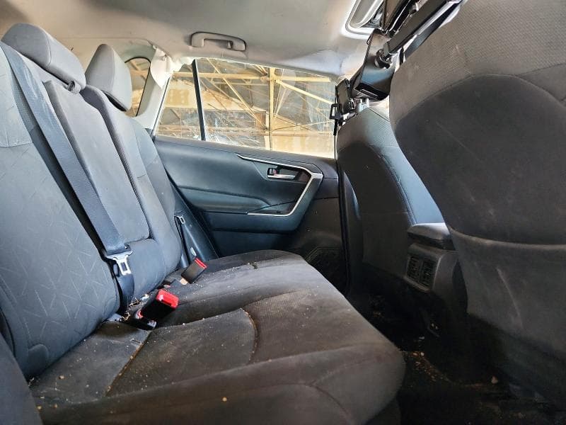 2021 TOYOTA RAV4 HYBRID XLE 11