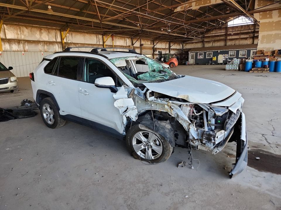 2021 TOYOTA RAV4 HYBRID XLE 4