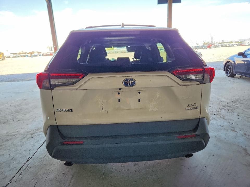 2021 TOYOTA RAV4 HYBRID XLE 6