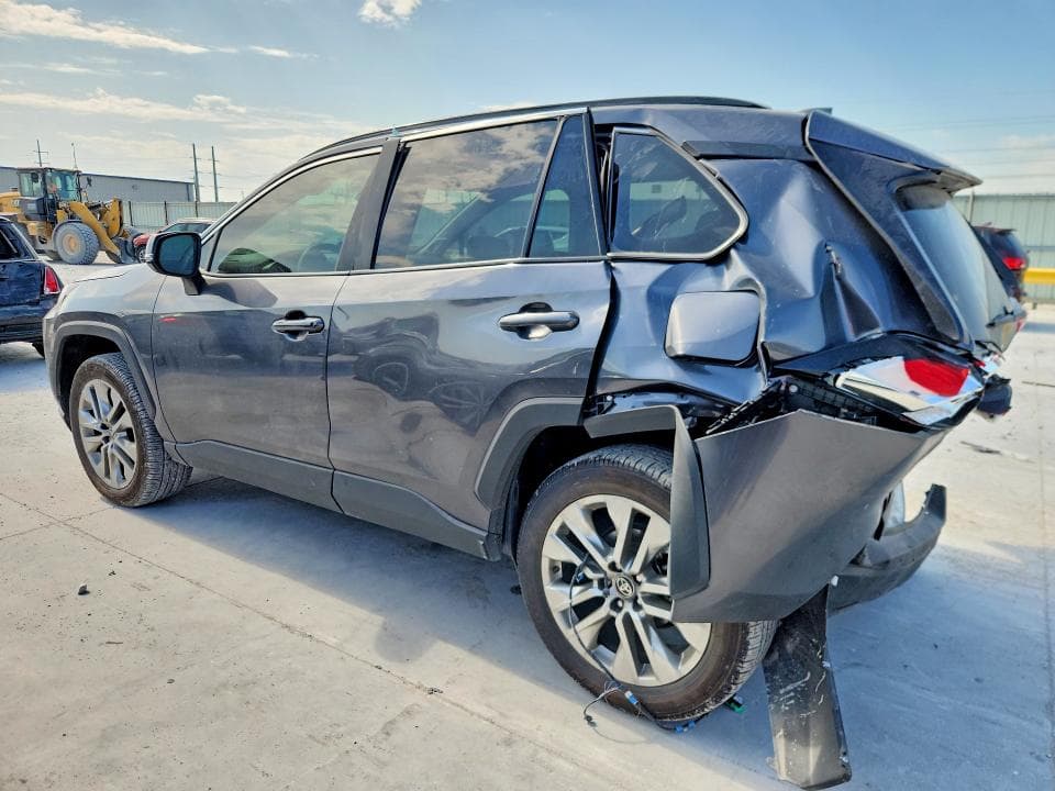 2025 TOYOTA RAV4 XLE PREMIUM 2