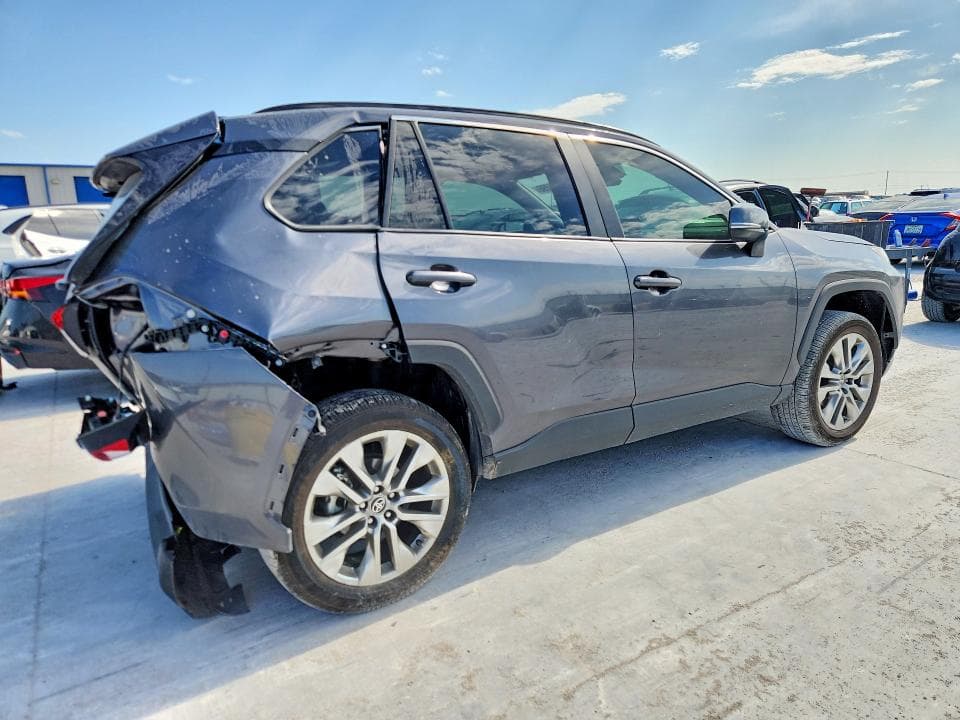 2025 TOYOTA RAV4 XLE PREMIUM 4