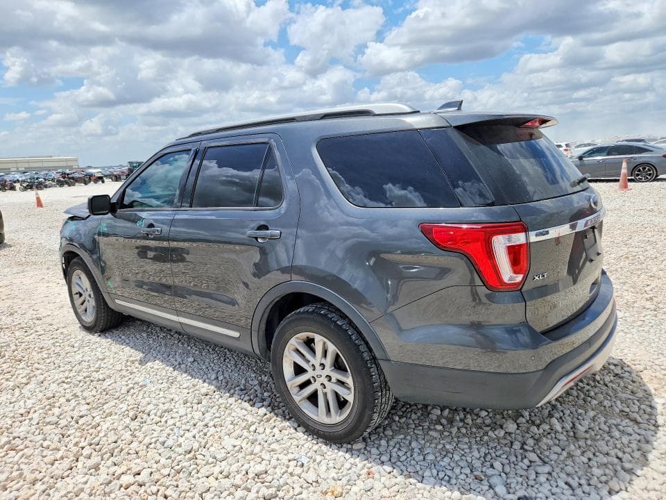 2017 FORD EXPLORER XLT 2