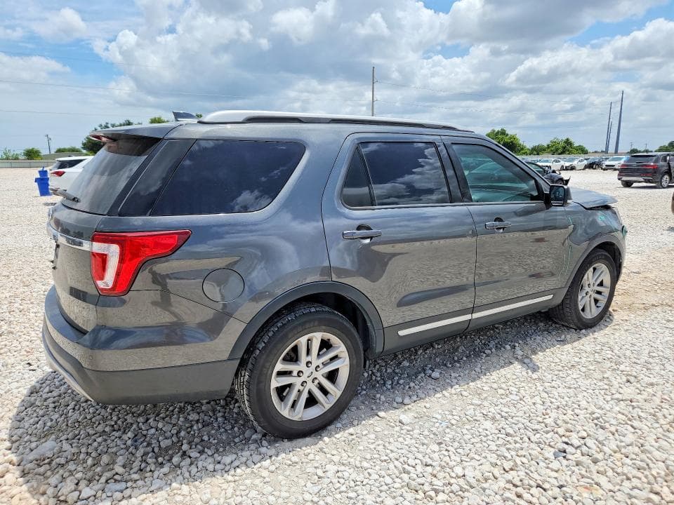 2017 FORD EXPLORER XLT 3