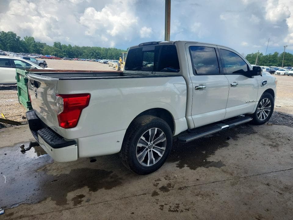 2017 NISSAN TITAN SL SL 3