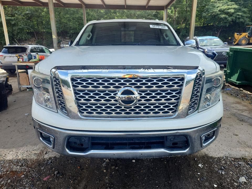 2017 NISSAN TITAN SL SL 5